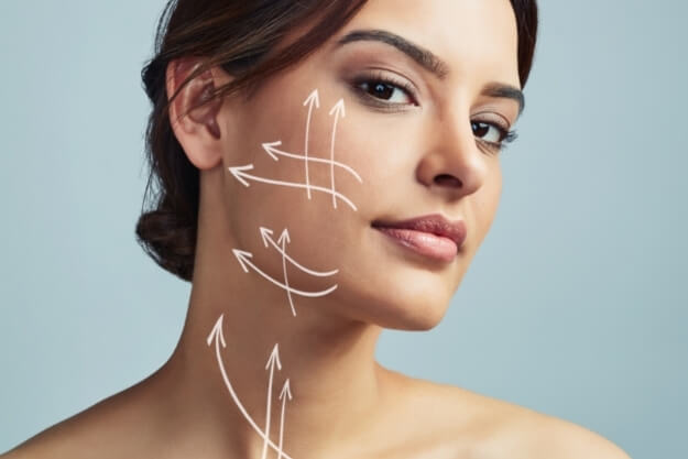 masaż twarzy instrukcja, jak zrobić  masaż poprawiający owal twarzy